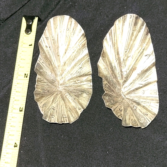 Large pr. Pierced Earrings, light weight feels like tin? 3 1/2" long 1 3/4" wide - Picture 1 of 3